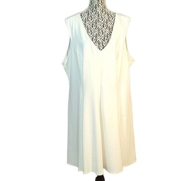 torrid Dresses & Skirts - TORRID NEW White Sleeveless V-Neck Textured Swing Dress Womens Size XL